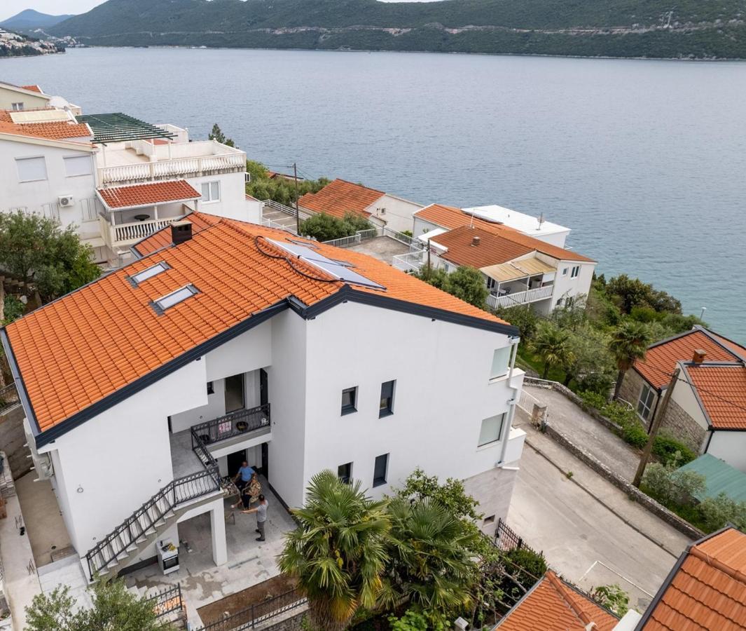 Villa Emina Sa Privatnom Plazom I Parkingom เนอุม ภายนอก รูปภาพ