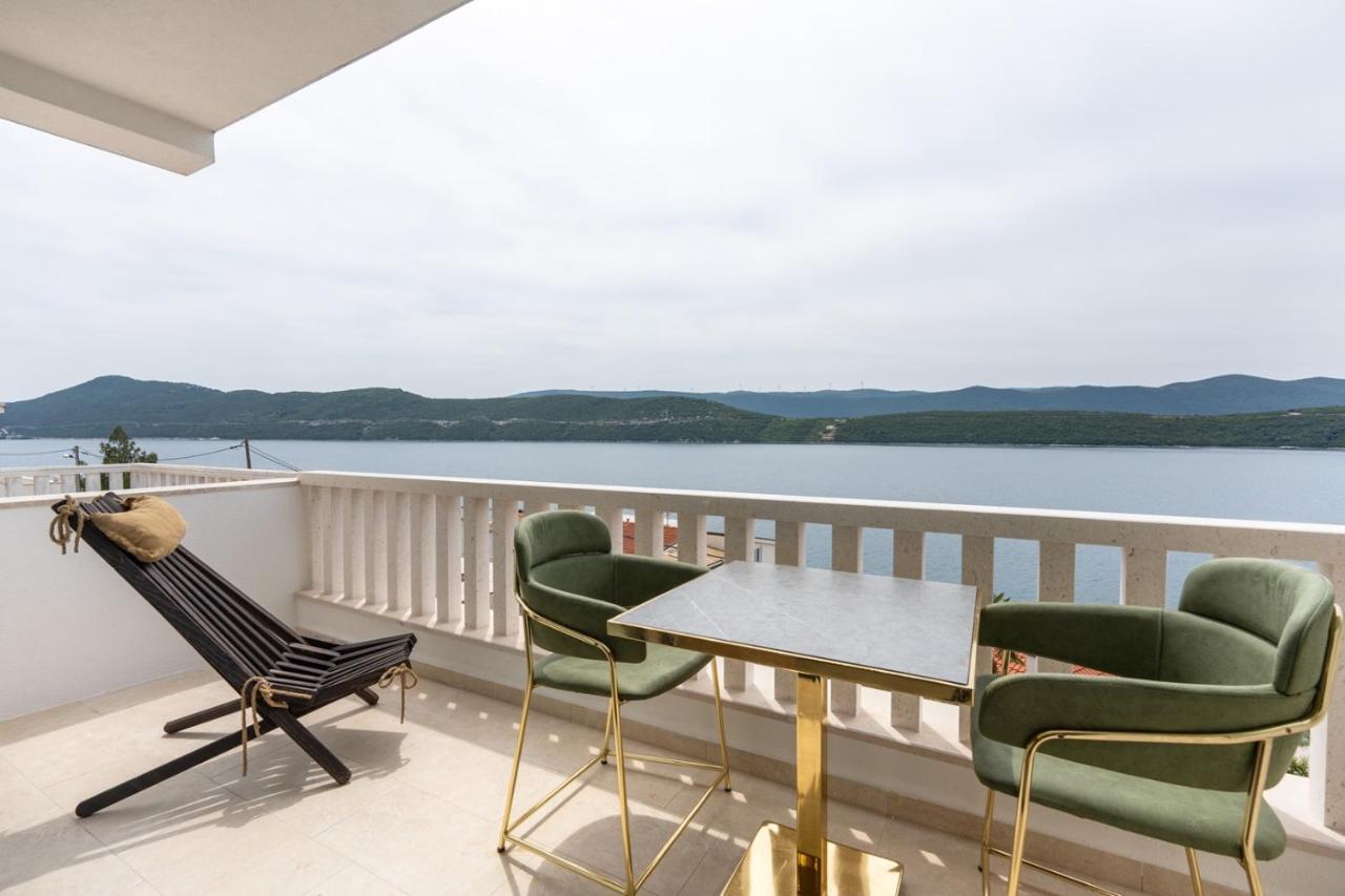 Villa Emina Sa Privatnom Plazom I Parkingom เนอุม ภายนอก รูปภาพ