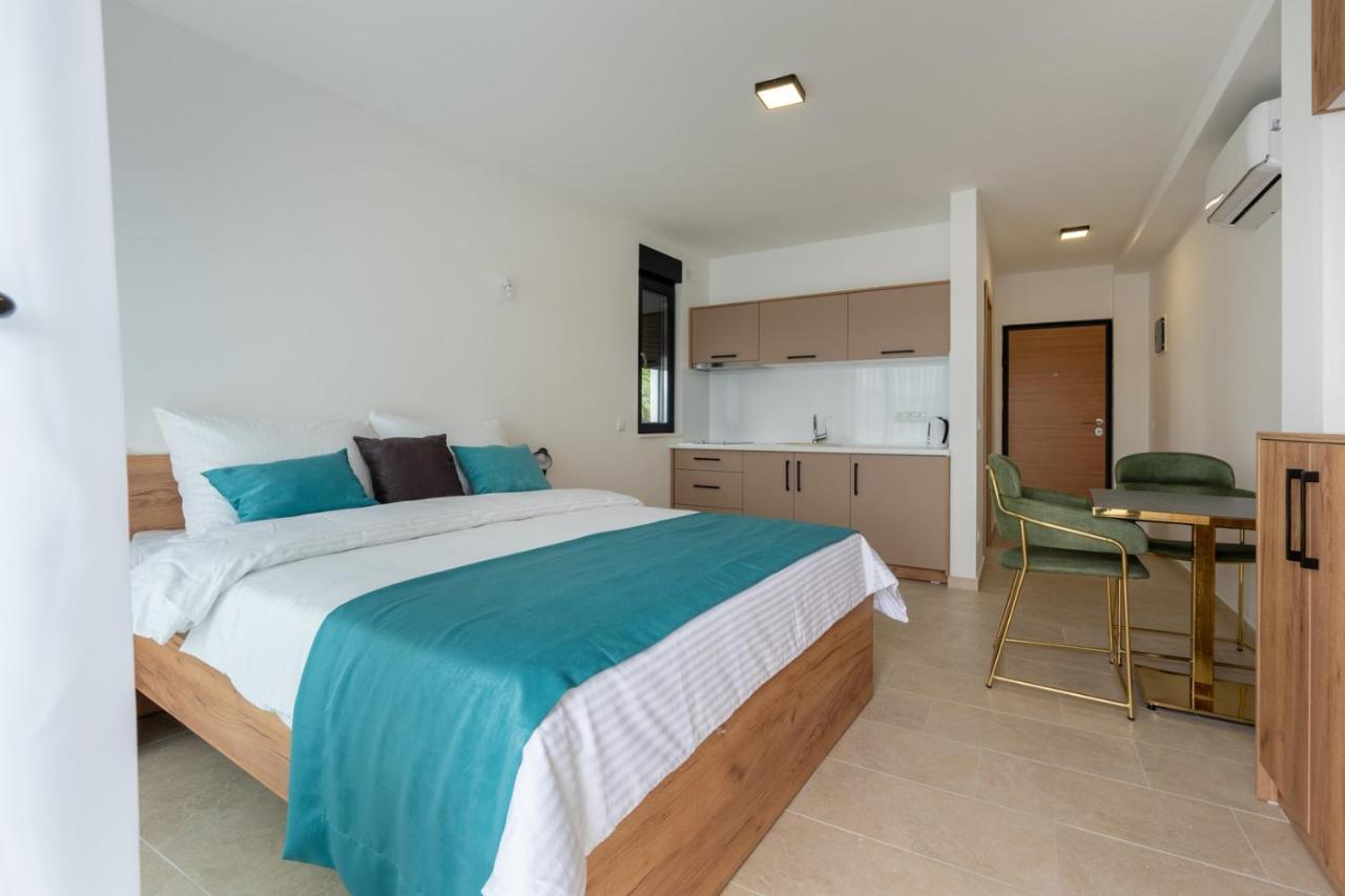 Villa Emina Sa Privatnom Plazom I Parkingom เนอุม ภายนอก รูปภาพ