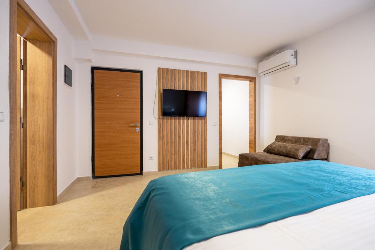 Villa Emina Sa Privatnom Plazom I Parkingom เนอุม ภายนอก รูปภาพ