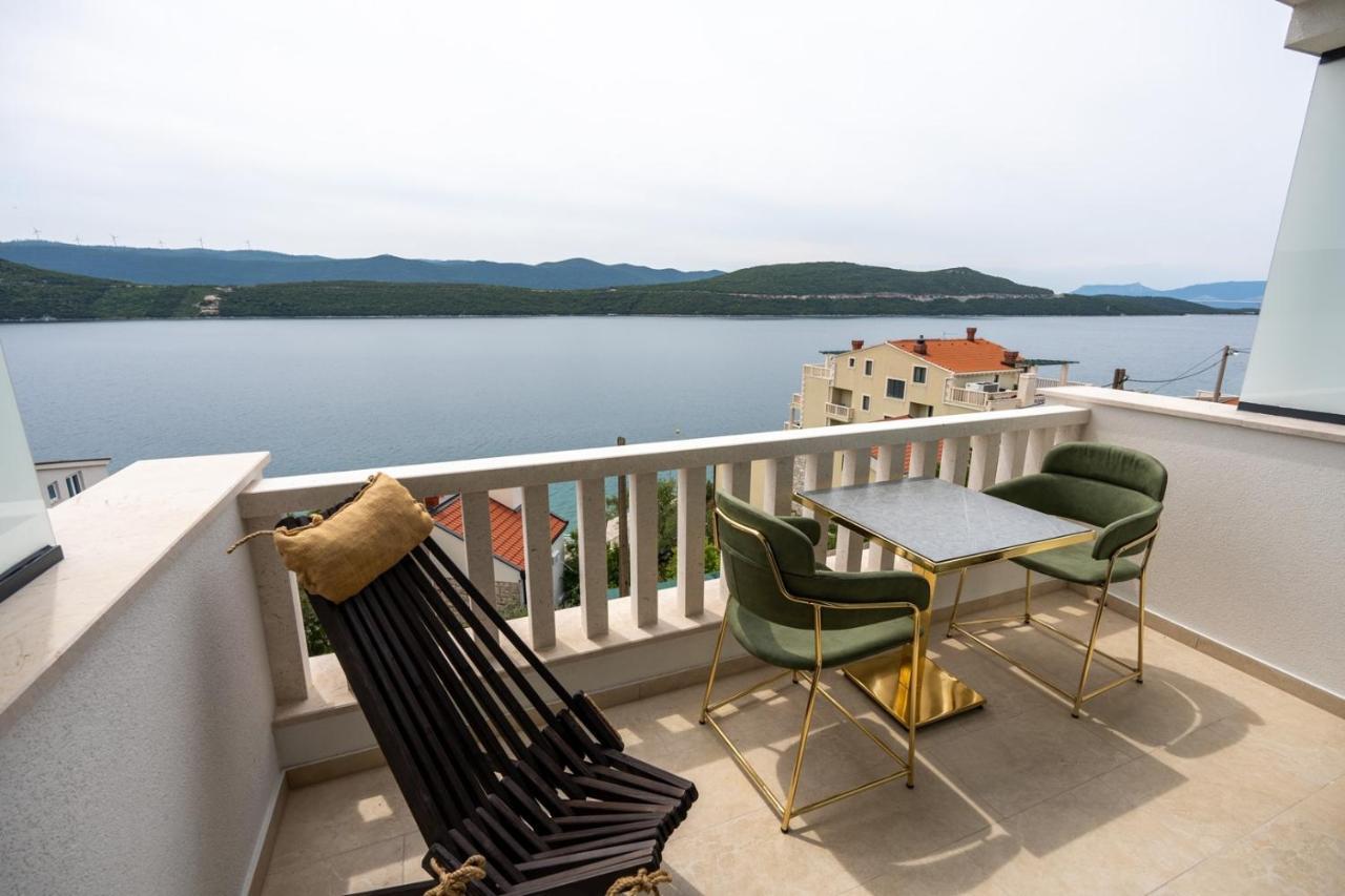 Villa Emina Sa Privatnom Plazom I Parkingom เนอุม ภายนอก รูปภาพ