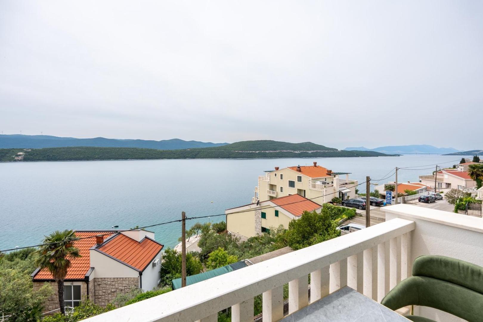 Villa Emina Sa Privatnom Plazom I Parkingom เนอุม ภายนอก รูปภาพ