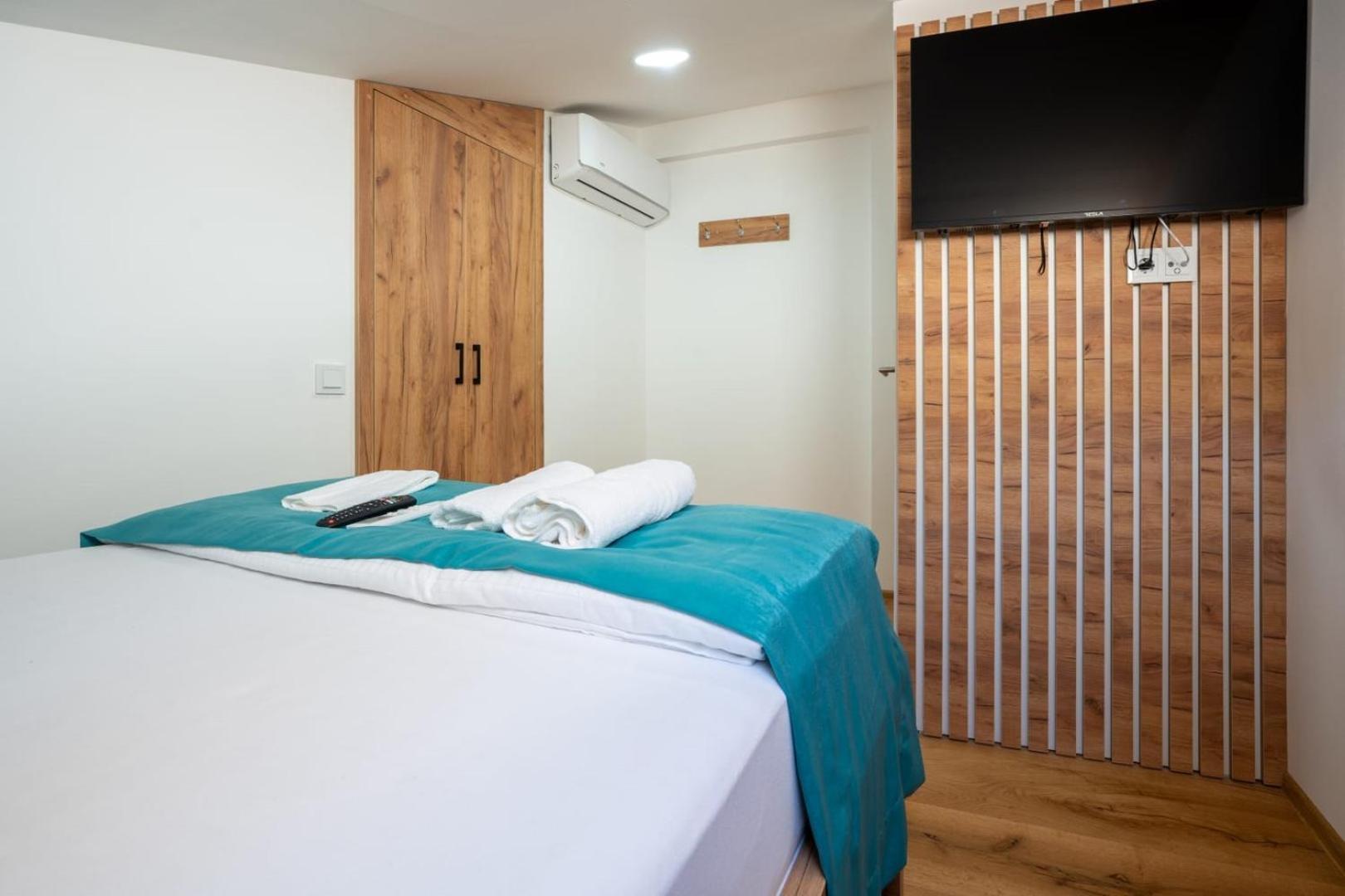 Villa Emina Sa Privatnom Plazom I Parkingom เนอุม ภายนอก รูปภาพ